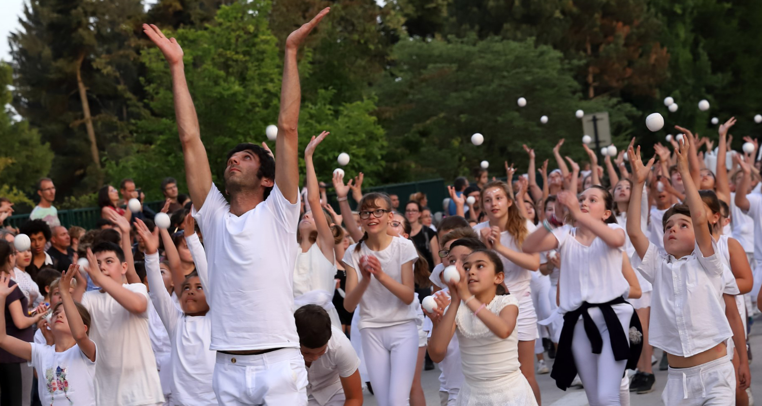 Parade pendant la Biennale Tous Créateurs