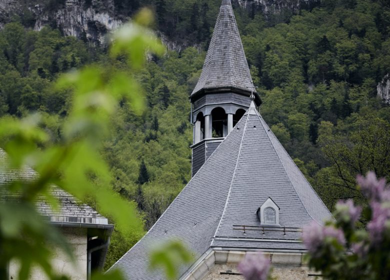 Visite de l’église romane du Monastère de Chalais