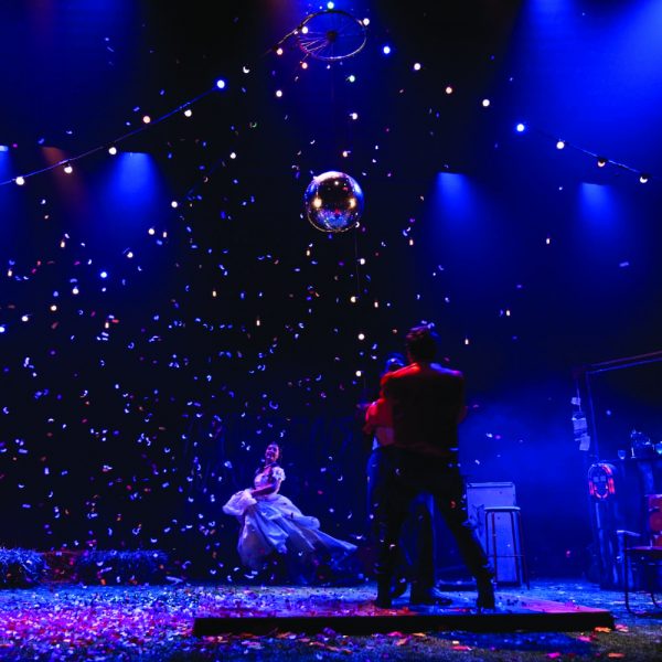 Théâtre : Le jeu de l’amour de l’amour et du hasard du Collectif L’Émeute