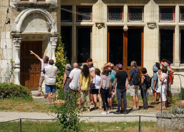 Défilé des Pomponnées et initiation aux danses historiques