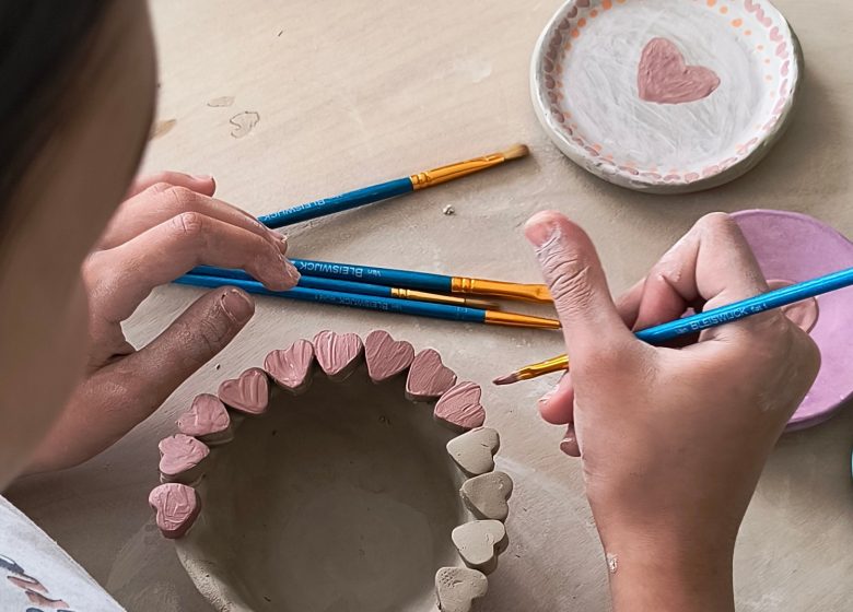 Atelier poterie enfant : Je crée et décore une soucoupe et un pot