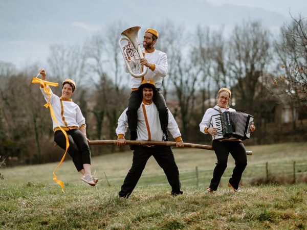 Spectacle cirque : Tournée Artishow à vélo