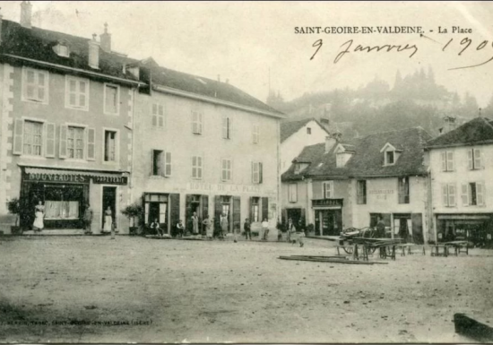 Exposition de photographies anciennes à la mairie – Château de Moncla
